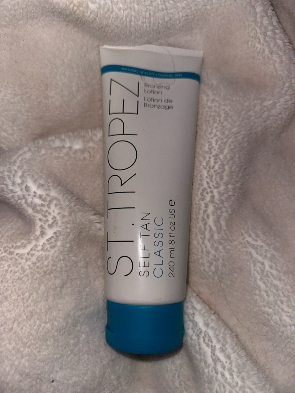St. Tropez Self Tan Classic gradual Lotion - White and Blue